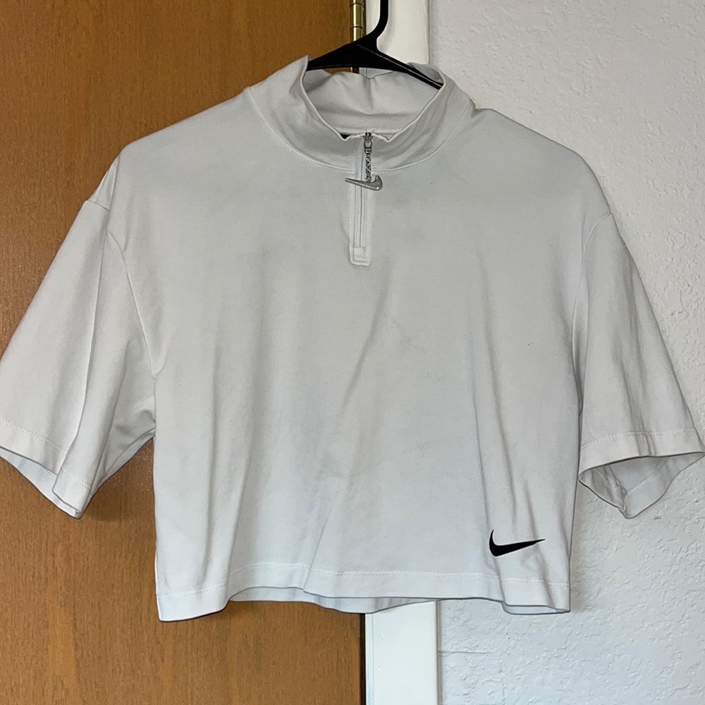 Nike White Large Crop Top Shirt (women’s)